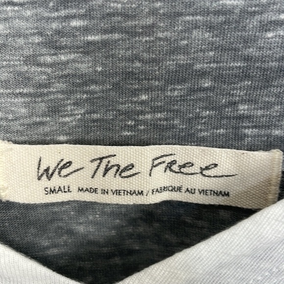 We The Free blow elbow sleeve pullover V neck high low hem tee shirt Size Small - Picture 7 of 7